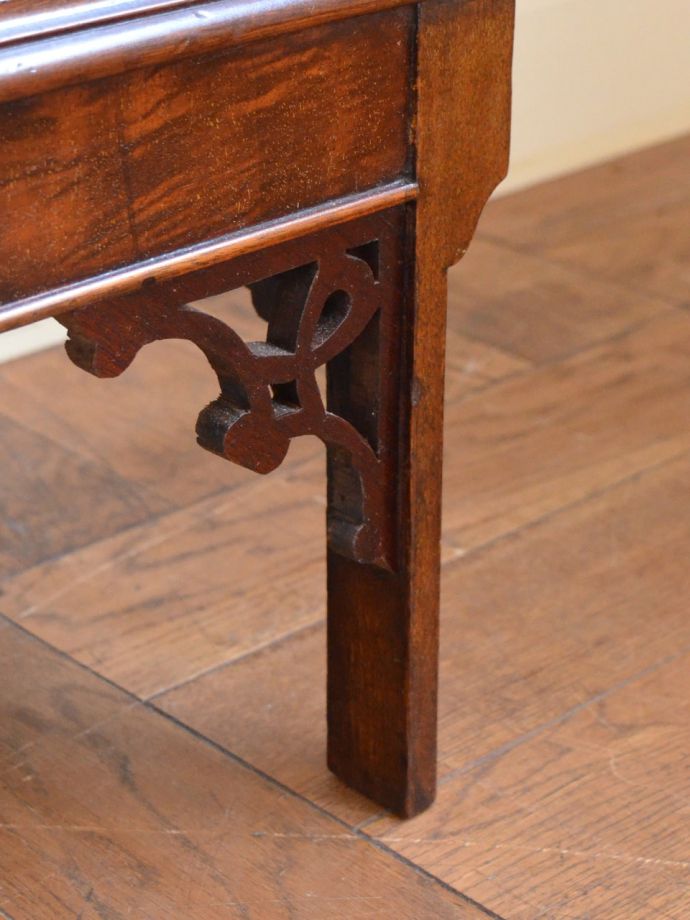 アンティーク家具の脚