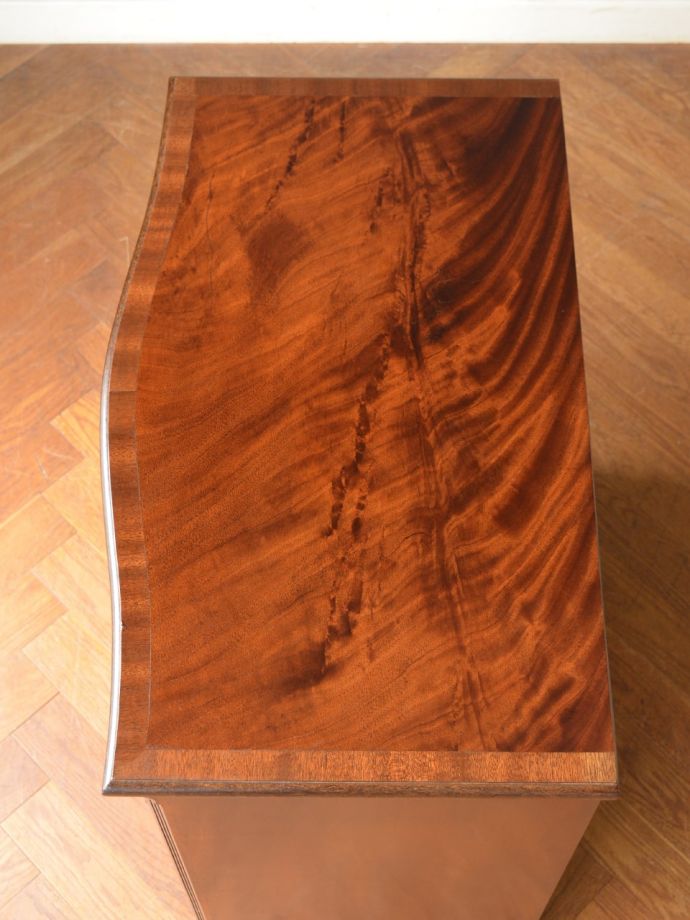 おしゃれなチェストの天板