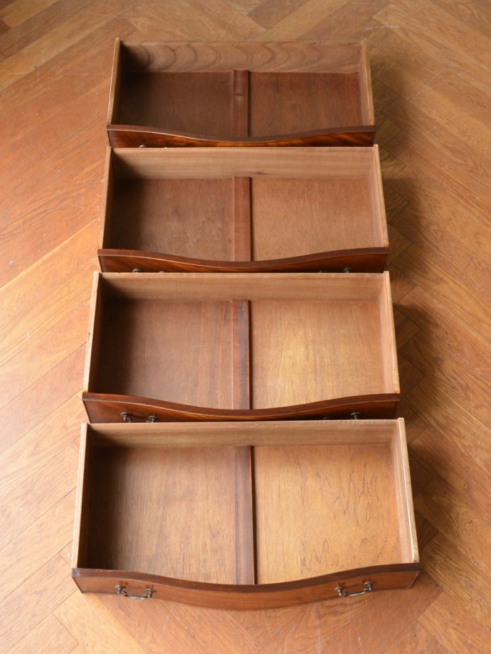 おしゃれなチェストの引き出しの中