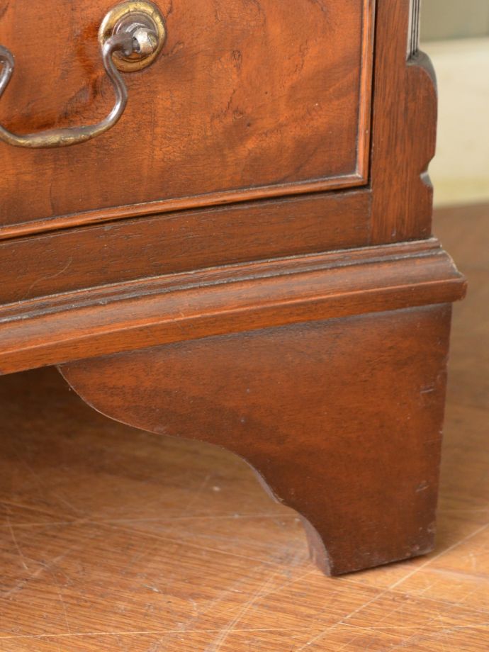 アンティーク家具の脚