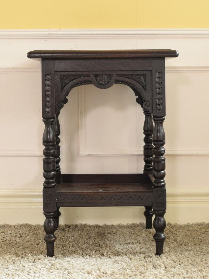 オケージョナルテーブルの側面