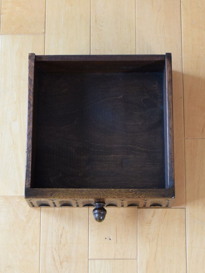 サイドキャビネットの引き出し