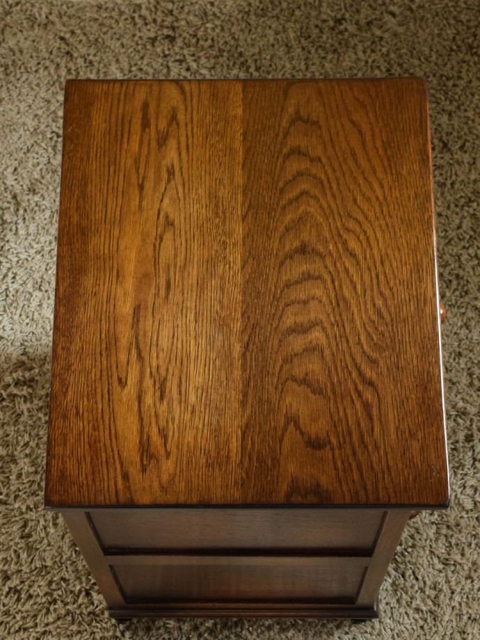 サイドキャビネットの天板