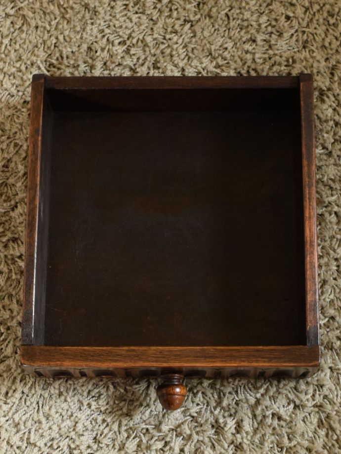 サイドキャビネットの引き出し