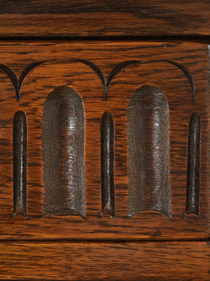 アンティークらしい彫