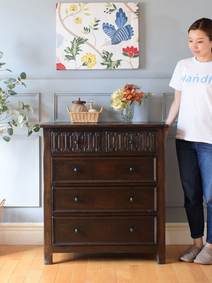 英国アンティークのチェスト