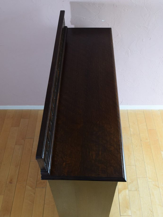 キャビネットの天板