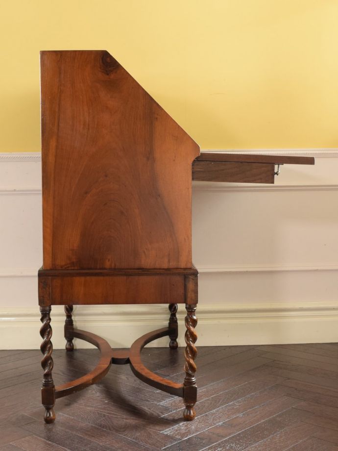 ビューローの側面