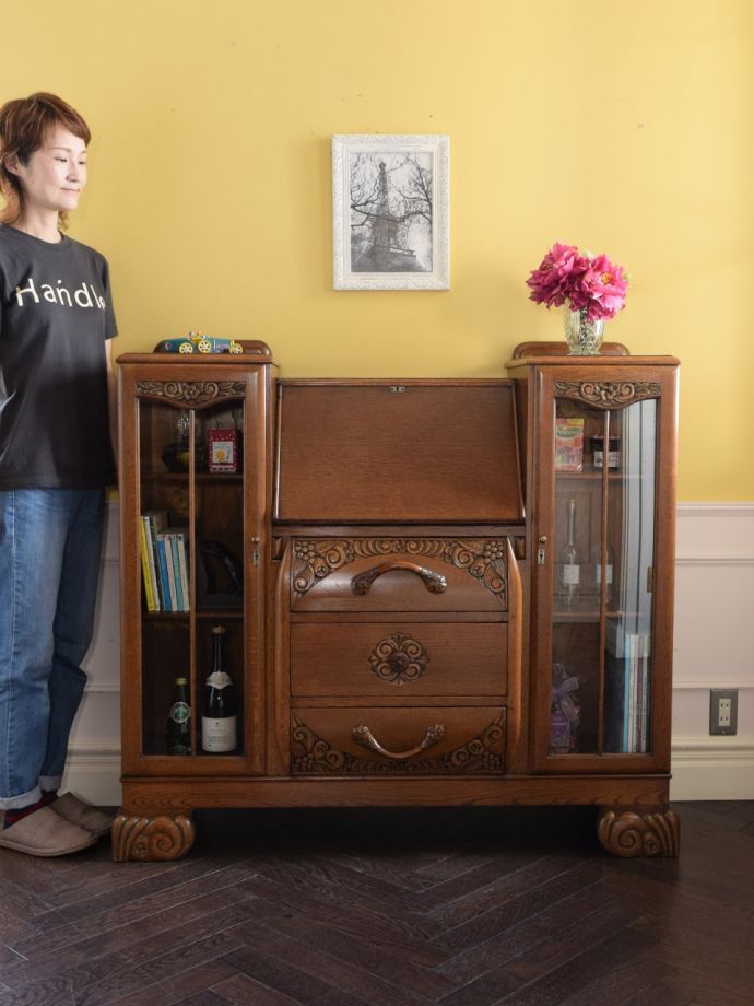 英国アンティークのサイドバイサイド