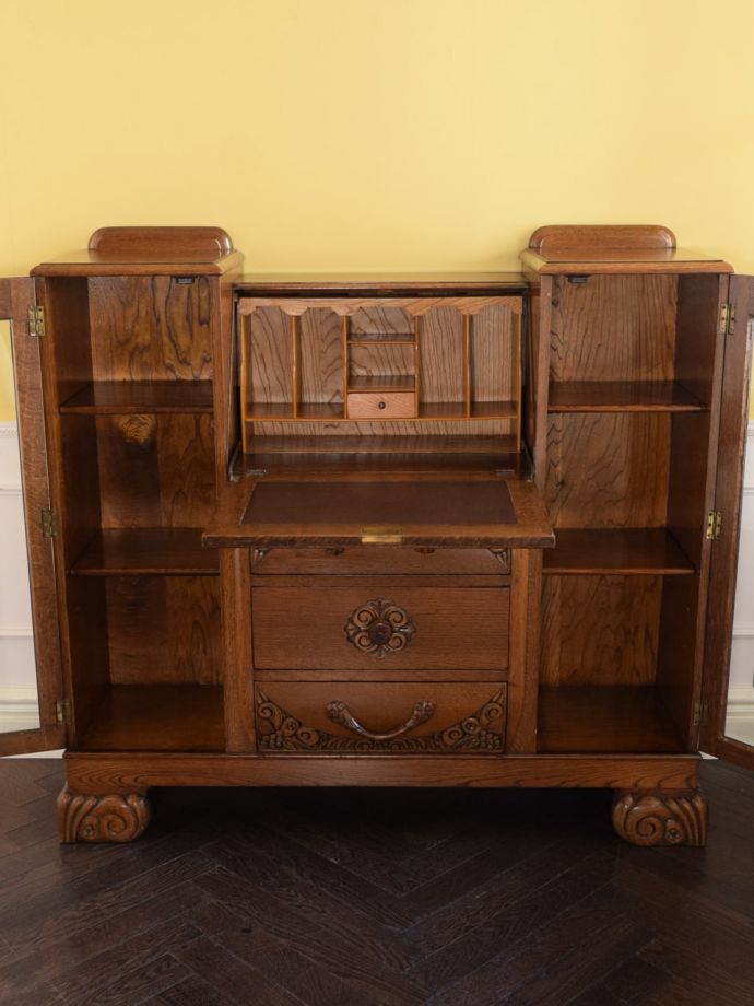 サイドバイサイドの扉の中