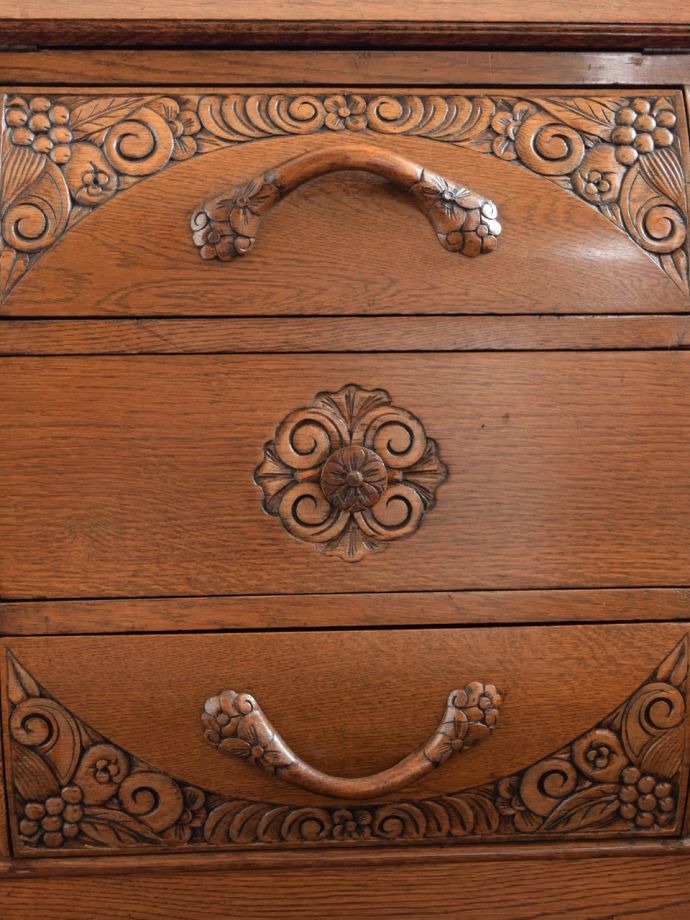 サイドバイサイドの彫り