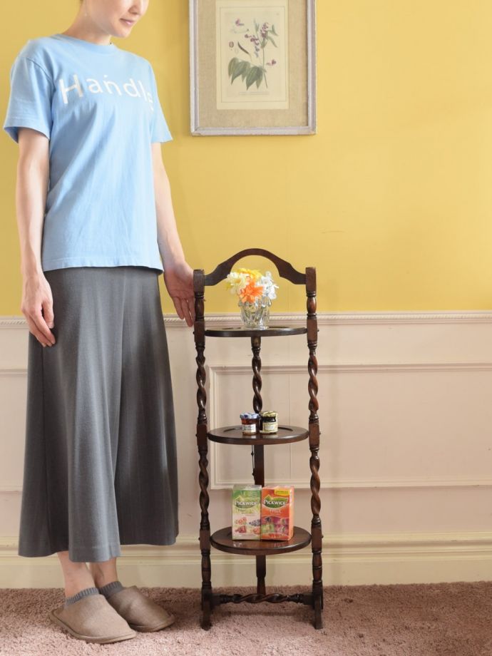 アンティークのケーキスタンド