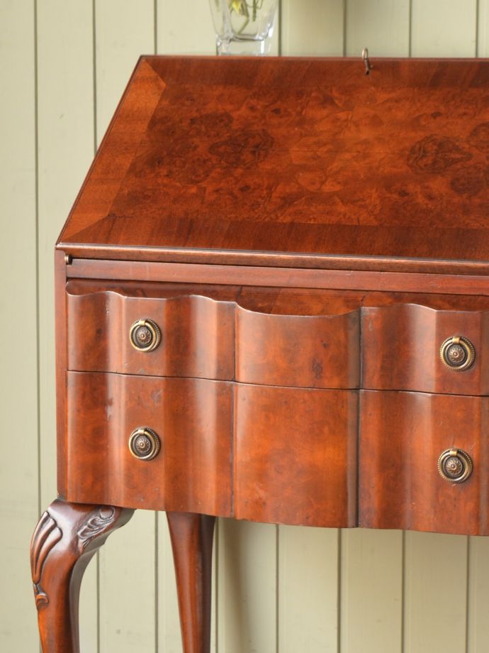 アンティーク家具らしさが漂うビューロー