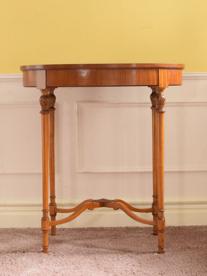 アンティーク家具の側面