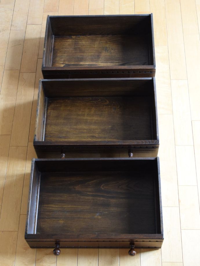 アンティーク家具の引き出し