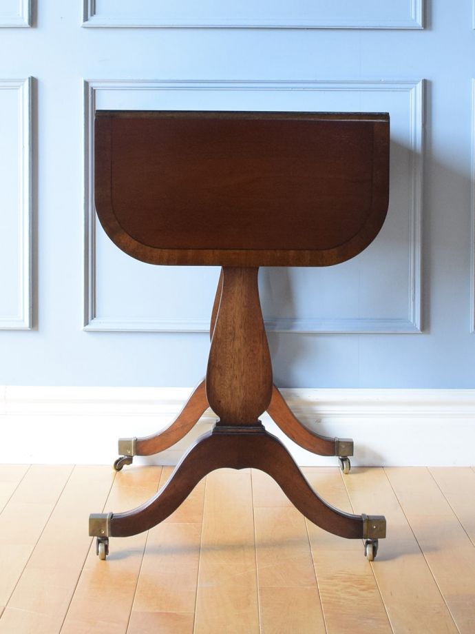 天板を畳むとこんな感じ