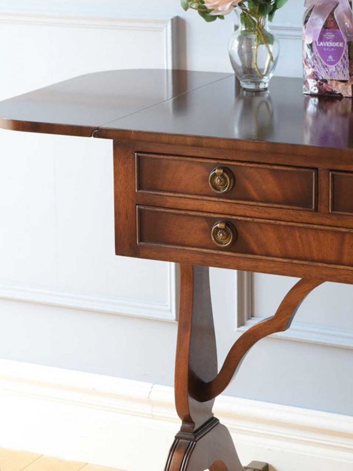 英国アンティークらしい優雅な姿にうっとり