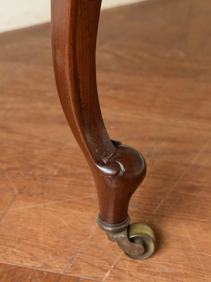 アンティークデスクの脚