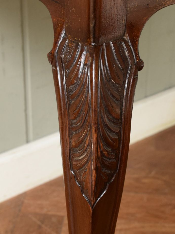 アンティーク家具の装飾