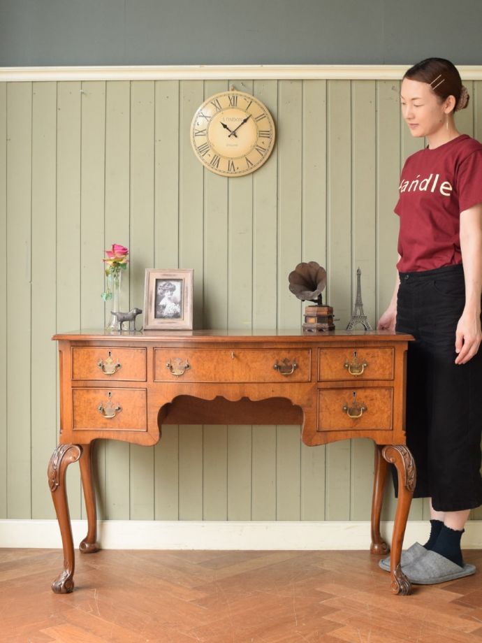 英国アンティークのデスク