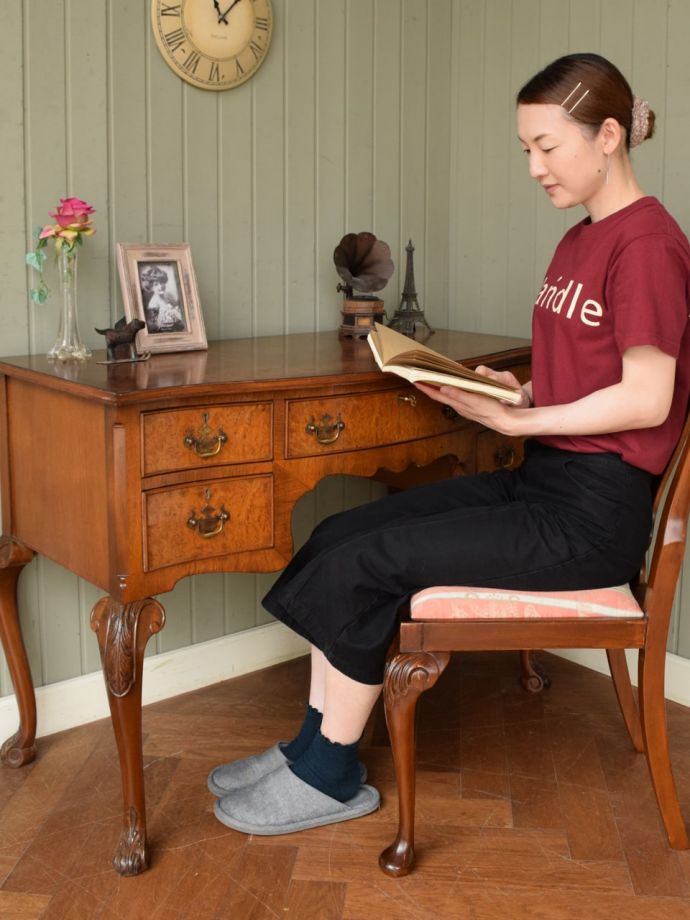 書斎机で楽しむ贅沢な時間