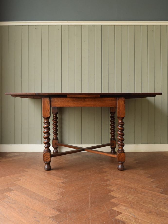 便利なドローリーフテーブル