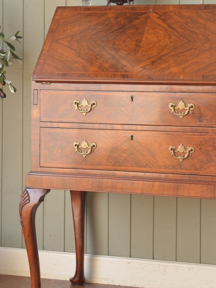 アンティーク家具らしさが漂うビューロー