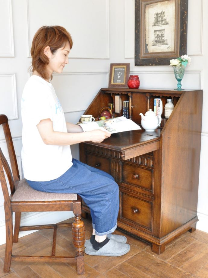 アンティークのおしゃれな書斎机