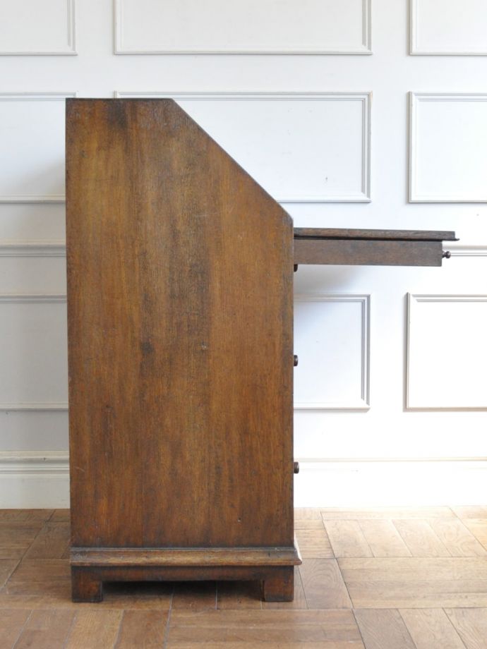 ライティングビューローの側面