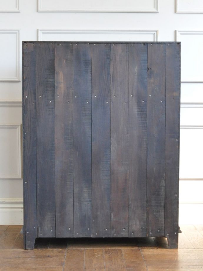 ライティングビューローの後ろ姿