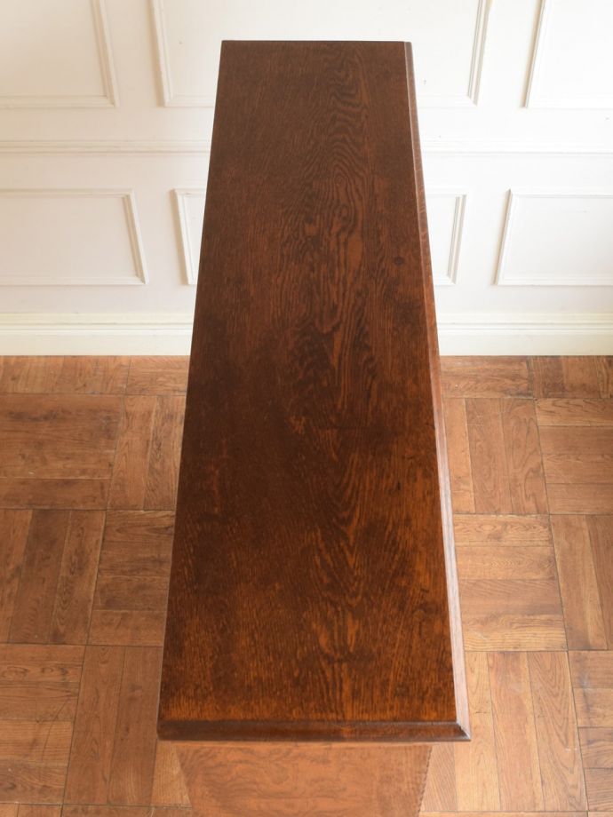 キャビネットの天板