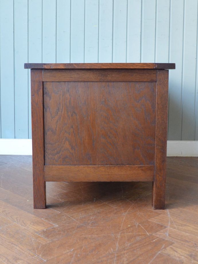 収納ボックスの側面