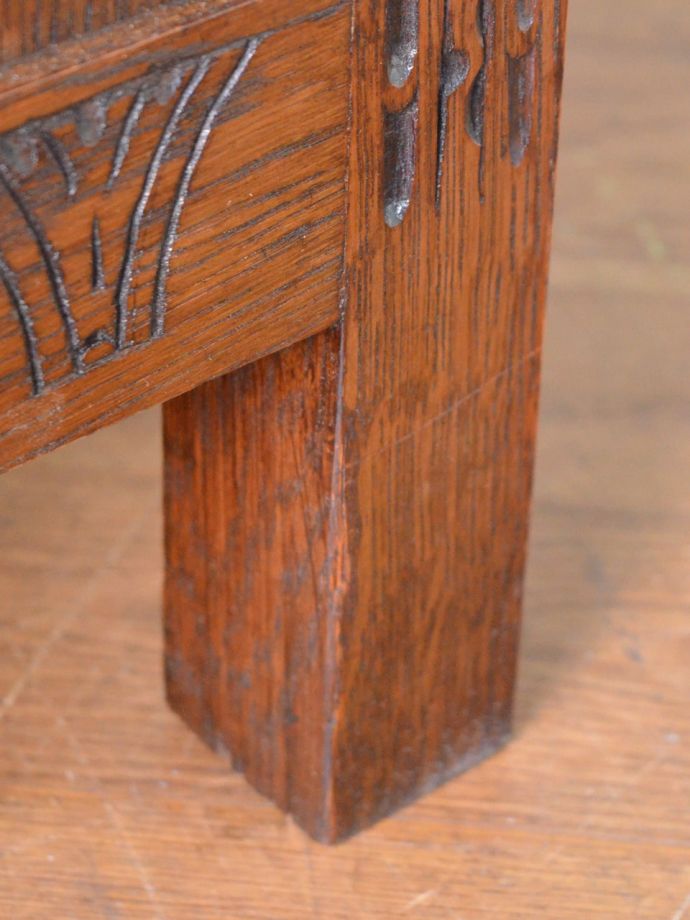 アンティーク家具の脚