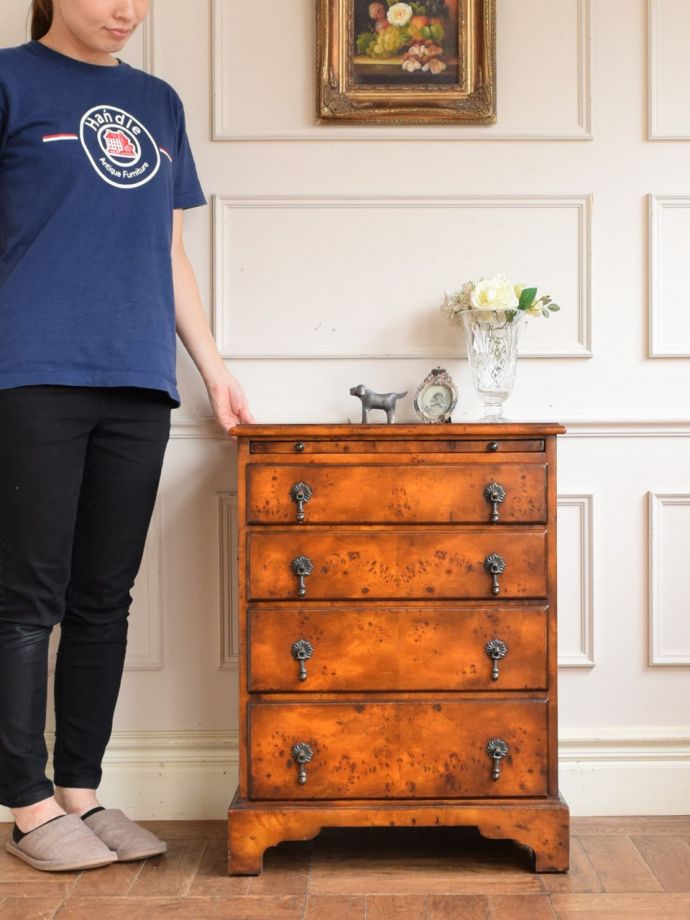 英国アンティークのチェスト