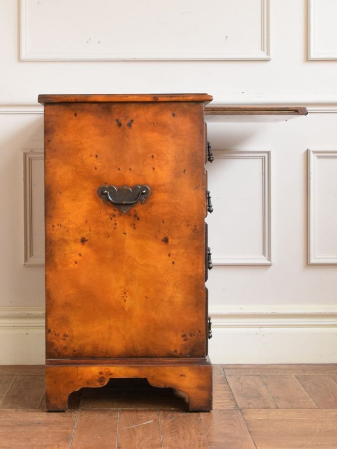 チェストの側面