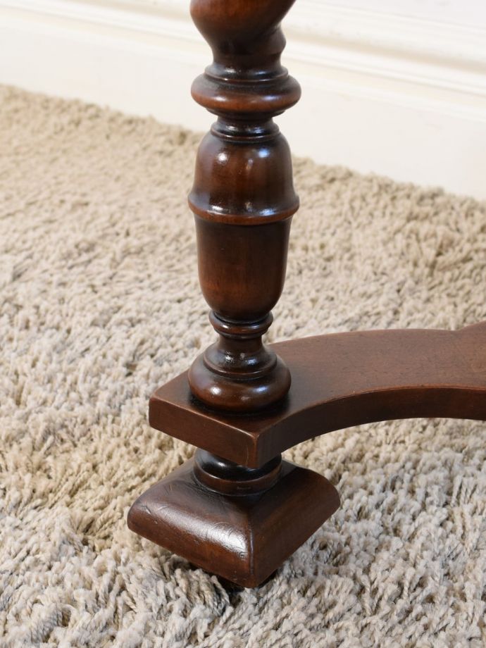 アンティーク家具の脚