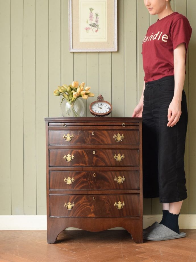 英国アンティークのチェスト