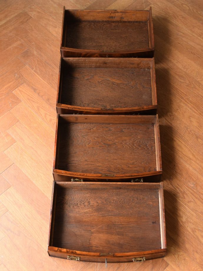 おしゃれなチェストの引き出しの中