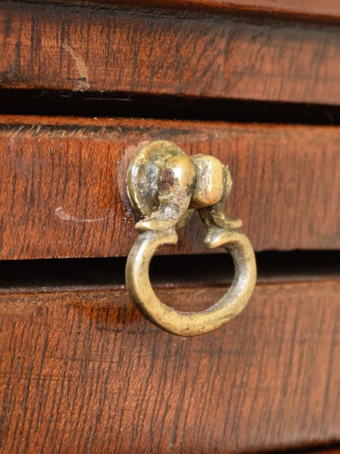 スライディングトレイの取っ手