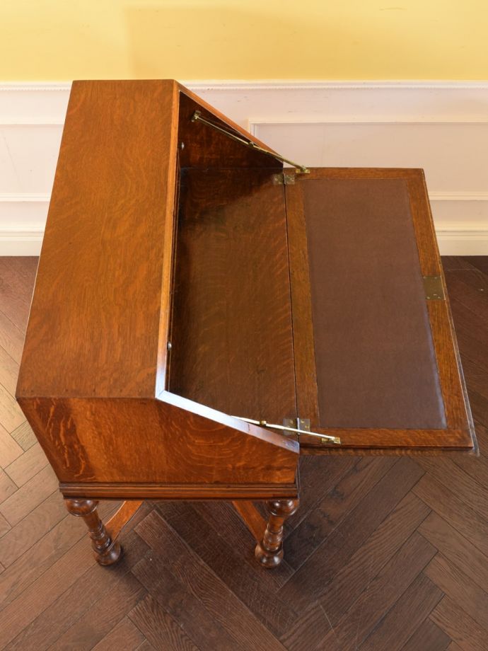 アンティークの書斎デスクの天板