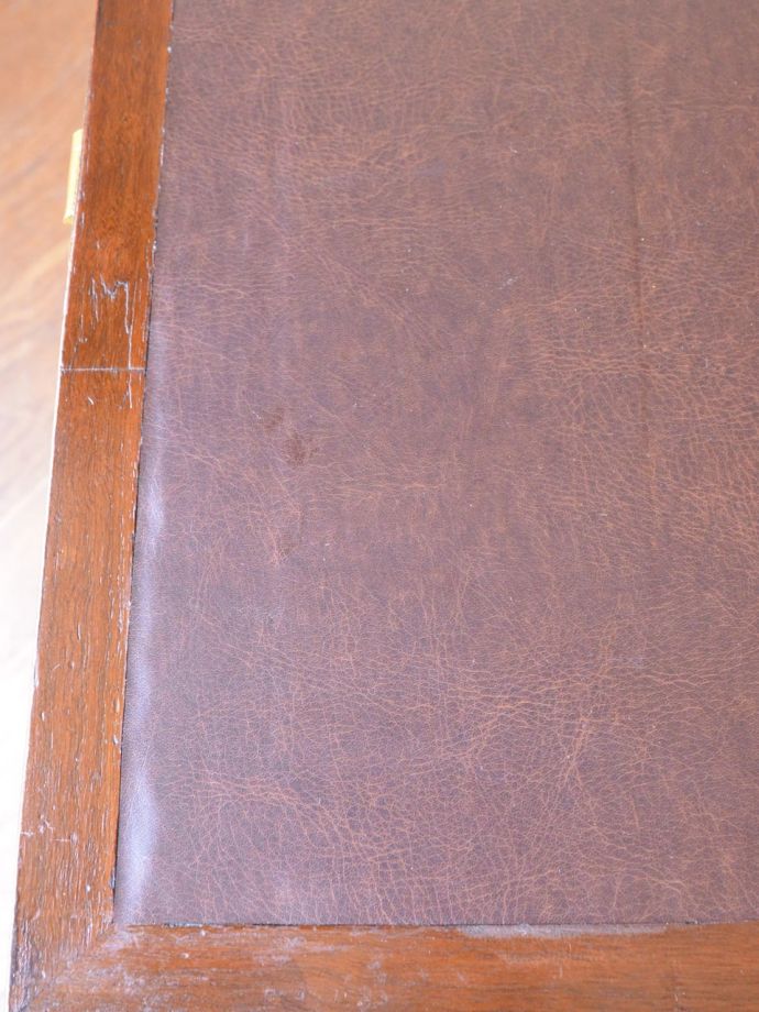 アンティークビューローのデスク