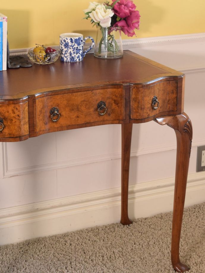 美しい木目のコンソールテーブル