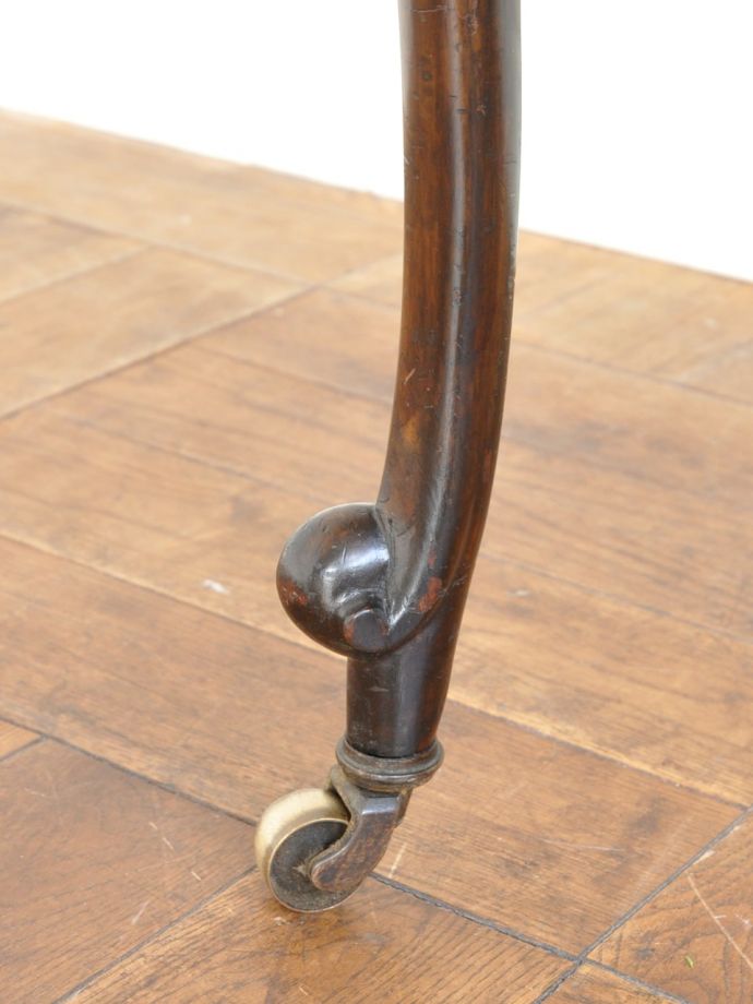 アンティークデスクの脚