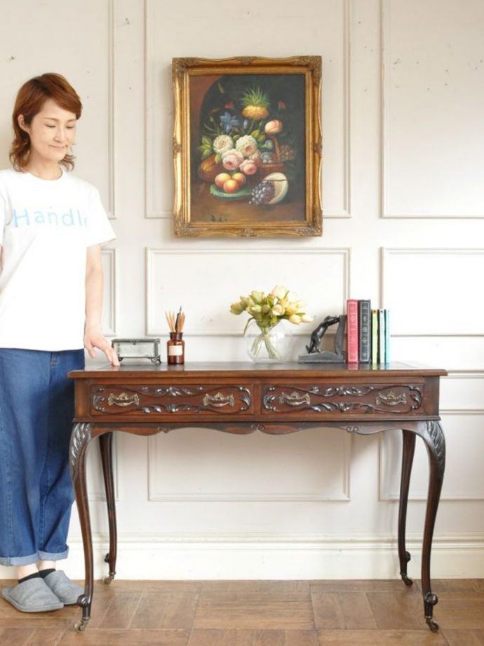 書斎机で楽しむ贅沢な時間