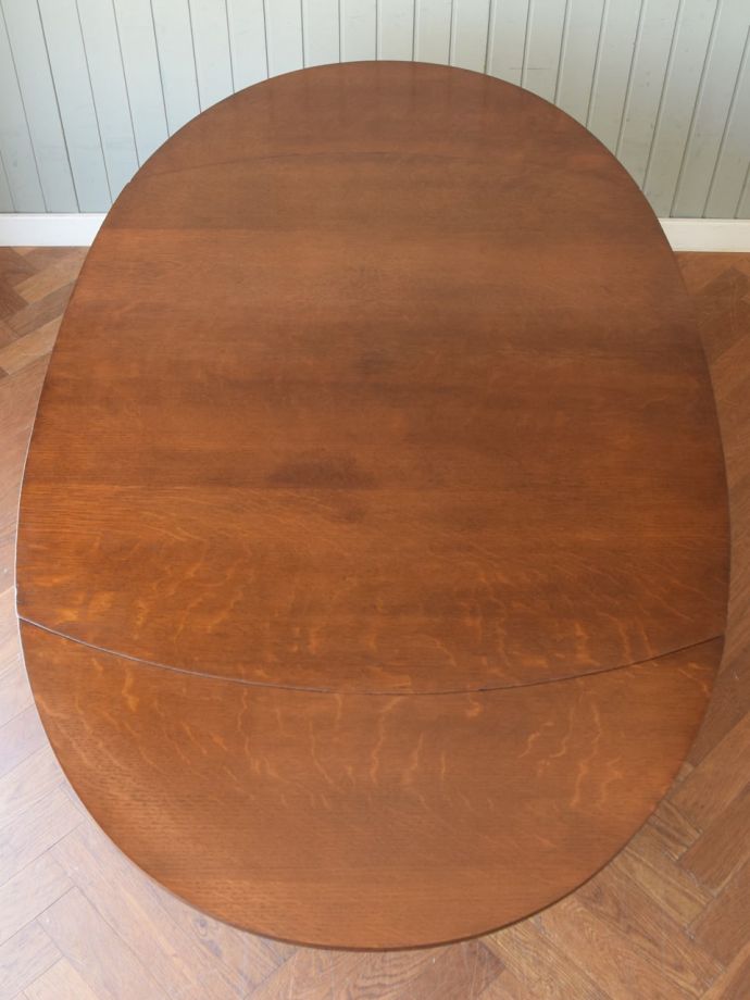 伸長式ダイニングテーブルの天板