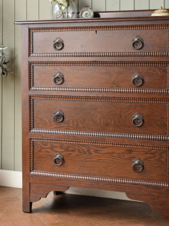 おしゃれなアンティークチェスト