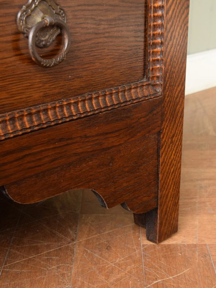 アンティーク家具の脚