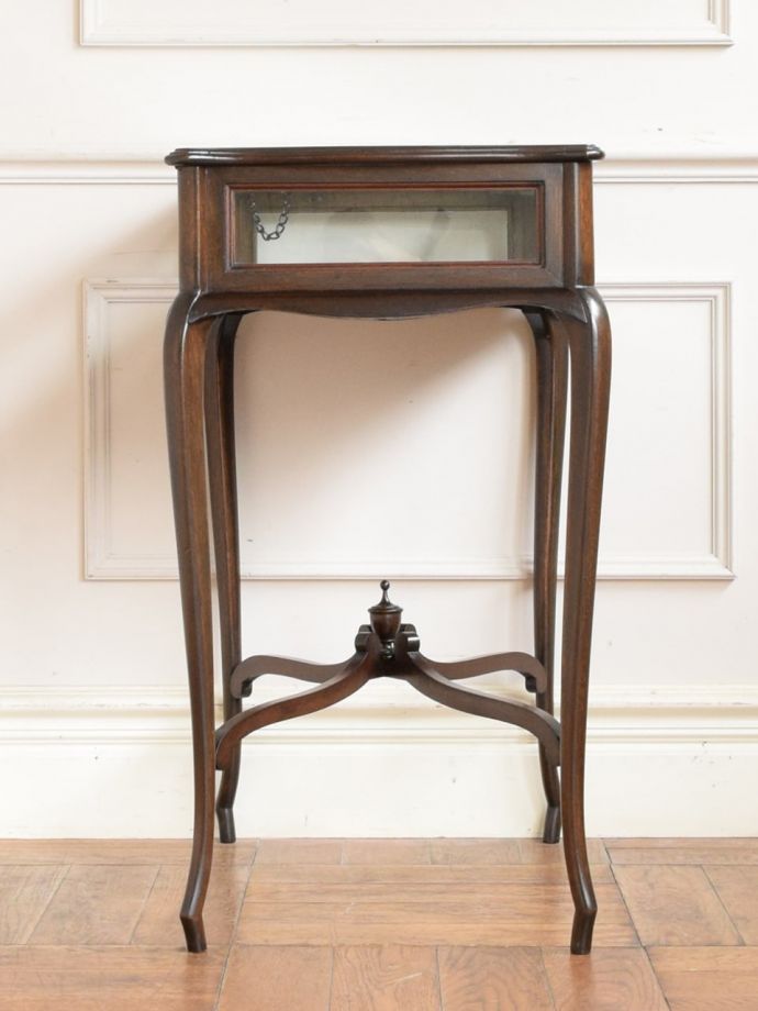 ショーケースの側面