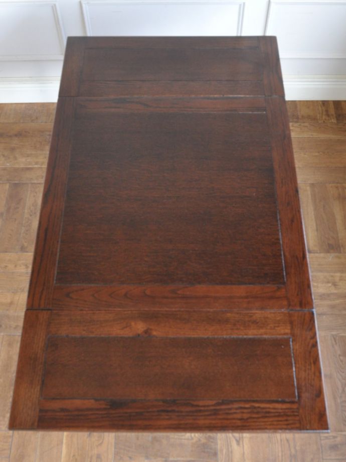 伸長式ダイニングテーブルの天板