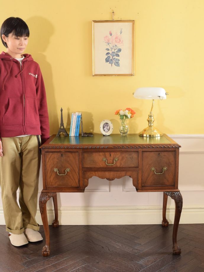 英国アンティークのデスク